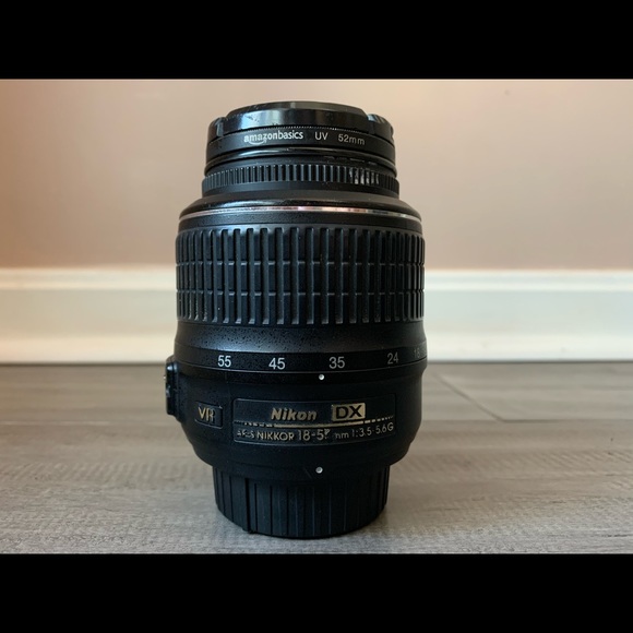 Nikon DX AF-S Nikkor 18-55mm 5.6G VR Lens - Picture 10 of 11